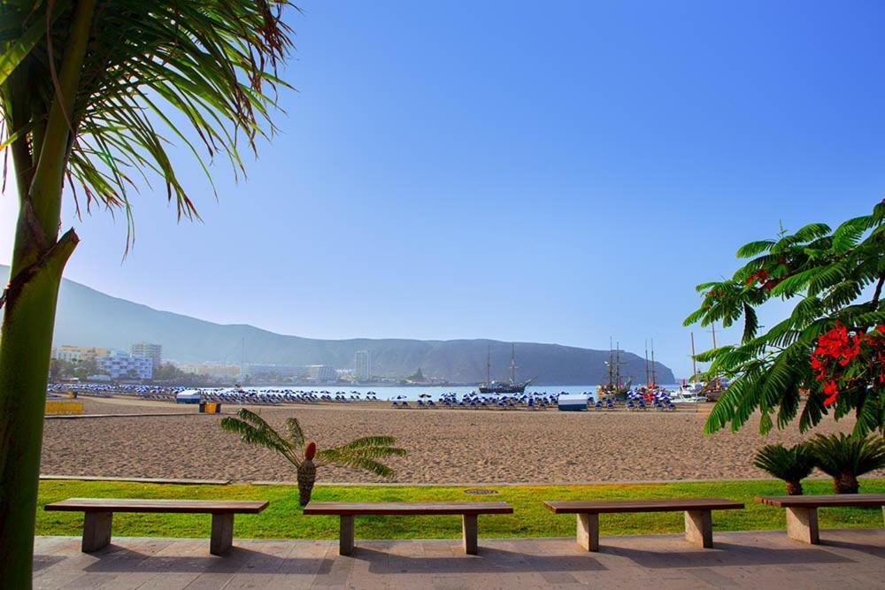 Ventura Next To The Beach Арона Екстериор снимка